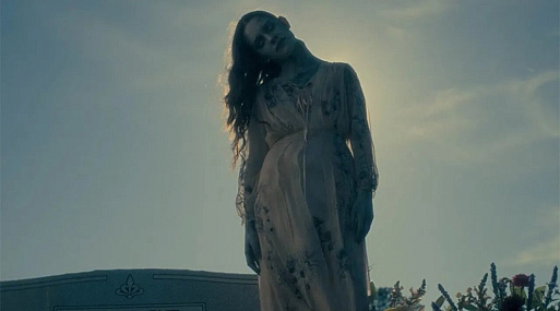 Чудеса и знамения на изолированном острове: вышел трейлер «Полуночной мессы» Майка Флэнегана