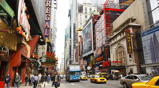 Кинотеатры Нью-Йорка откроются после 11-месячного простоя