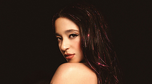 Майки Мэдисон выходит замуж за Марка Эйдельштейна в новом трейлере «Аноры»