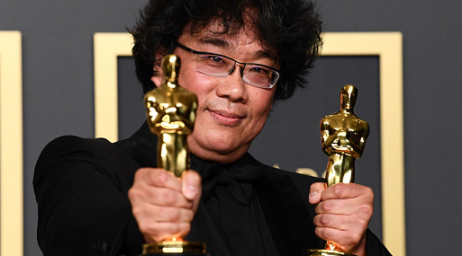 Пон Джун-хо хочет снять мюзикл, в котором персонажи посылают песни к чертям