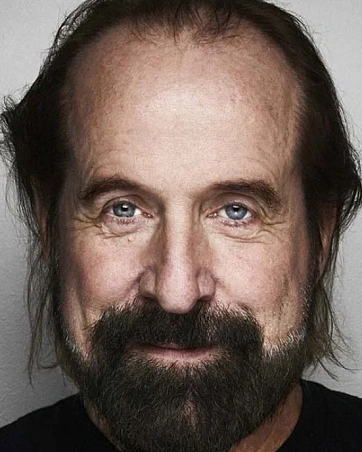 Петер Стормаре