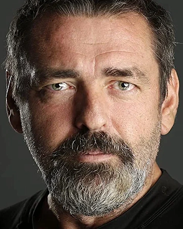 Энгус Макфадьен