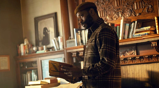 Лакит Стэнфилд — на первых кадрах мистического хоррора «Подменыш»