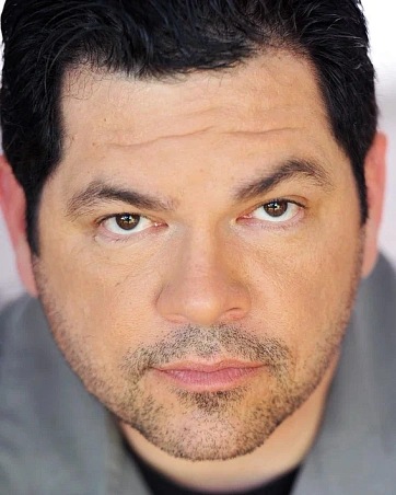 Крис Уорнер