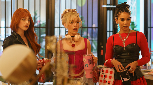 Иллюзия сестринства: рецензия на хоррор «Запретный плод»