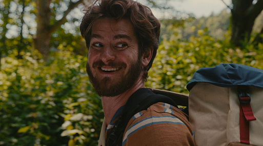 Эндрю Гарфилд и Ребекка Фергюсон в трейлере фэнтези «Вверх по волшебному дереву»