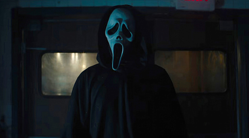 Призрачное лицо возвращается в первом трейлере нового «Крика»