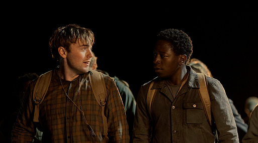 Стивен Кинг настоял на показе смертей подростков в «Долгой прогулке»