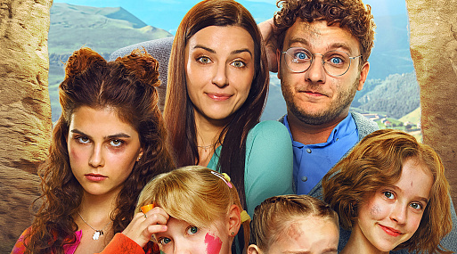 Главные герои на персонажных постерах фильма «Папины дочки. Мама вернулась»