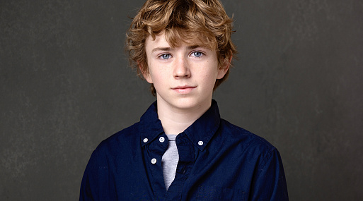 Главную роль в сериале о Перси Джексоне исполнит звезда «Проекта “Адам”» Уокер Скобелл