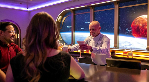 Disney продаёт самый дорогой коктейль в Галактике. Он стоит $5000