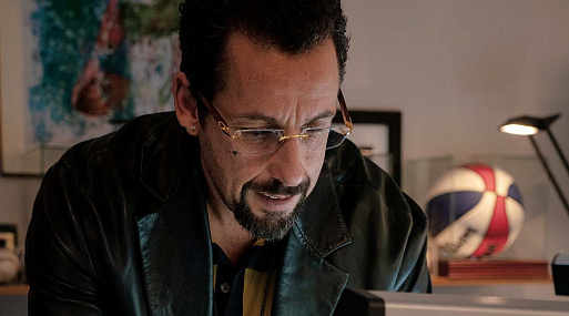 «Неогранённые драгоценности», «Бар „Эдди“», «Космические войска»: Netflix поделился списком майских релизов