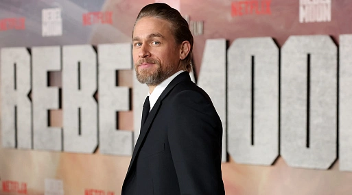 Чарли Ханнэм сыграет Эда Гейна в третьем сезоне «Монстра»