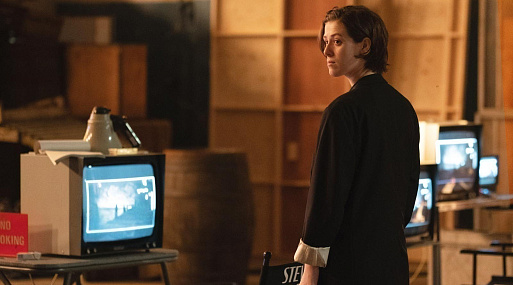 Юная режиссёр снимает фильм в трейлере продолжения «Сувенира» Джоанны Хогг