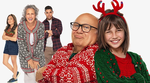 Дэнни ДеВито устраивает праздник в трейлере комедии «Лето. Солнце. Рождество»