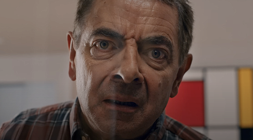 Роуэн Эткинсон разносит дом в трейлере комедии «Человек против пчелы»