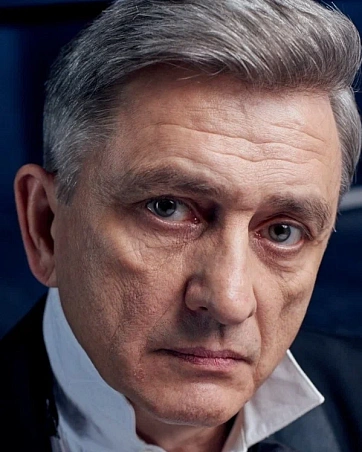 Анатолий Петров