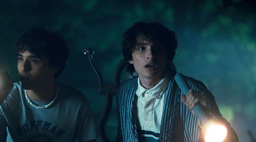 Появился первый кадр из режиссёрского дебюта Финна Вулфхарда про лето в лагере