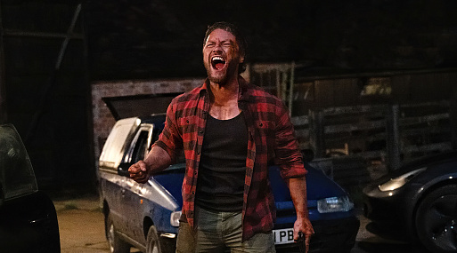 Джеймс Макэвой приходится в ярость на кадре ремейка «Не говори никому»