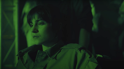 Видео дня: клип группы «Молчат Дома» на песню «Не смешно», снятый режиссёром «Хрусталя» Дарьей Жук