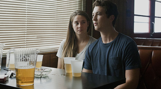 Майлз Теллер и Шейлин Вудли воссоединятся для работы над политической сатирой «Забор»