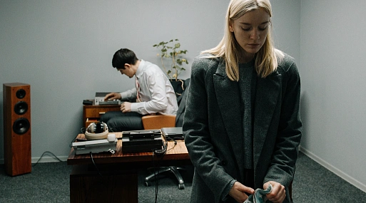 Лена Тронина борется с провалами в памяти в трейлере сериала Романа Волобуева