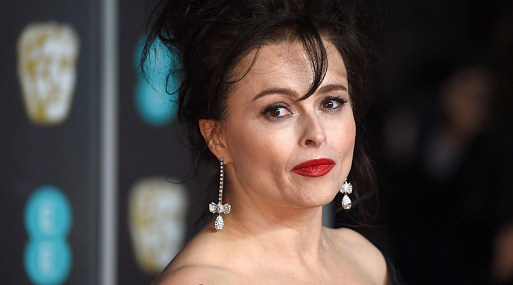 Хелена Бонем Картер раскрепостит юношу в фильме Джессики Хоббс