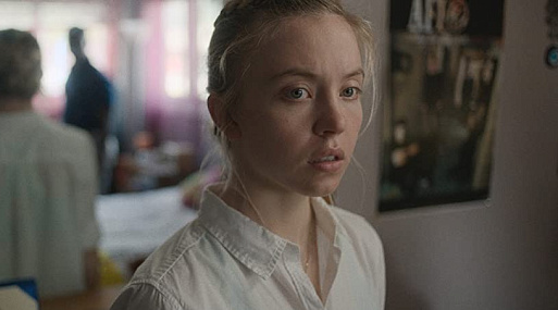 Сидни Суини проходит допрос в тизере драмы Reality