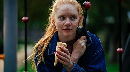 START выпустил трейлер сериала Наталии Мещаниновой «Алиса не может ждать»