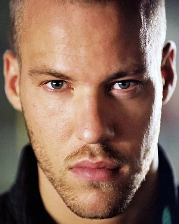 Фальк Хеншел