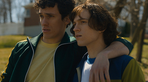 Вышел трейлер сериала «Переполненная комната» с Томом Холландом