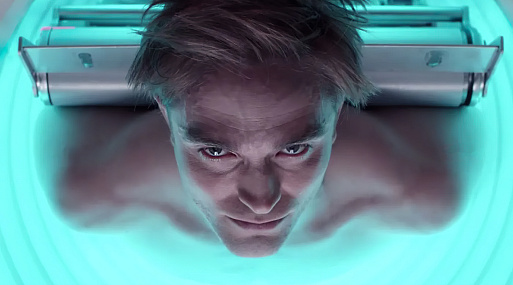 «Микки 17» с Робертом Паттинсоном лишился даты премьеры