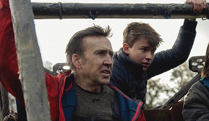 Николас Кейдж спасает сыновей от смерти в триллере от режиссёра «Доверия»: кадр