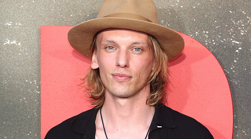 Джейми Кэмпбелл Бауэр хотел бы сыграть Пугало в киновселенной DC