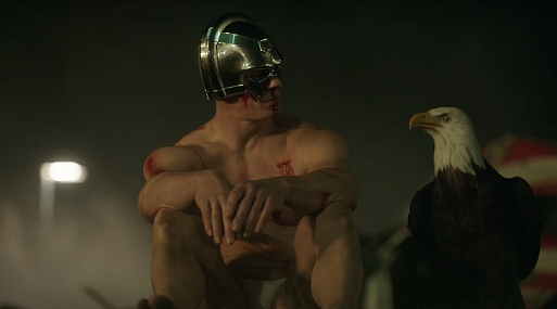 Джон Сина удирает с орлом от полиции в трейлере сериала «Миротворец»