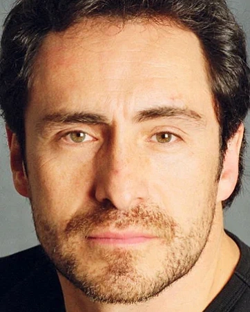 Демиан Бичир