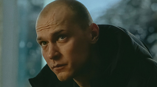 Герои «Аноры» обзавелись новыми постерами