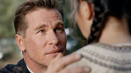 Воссозданный ИИ Вэл Килмер в тизере фильма «Глубоко, как в могиле»