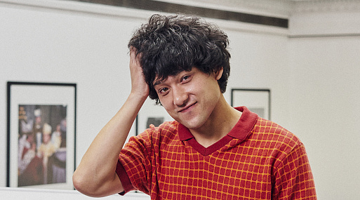 Звезда «Белого лотоса» Уилл Шарп снимет фильм по мотивам жизни певицы Мишель Цаунер