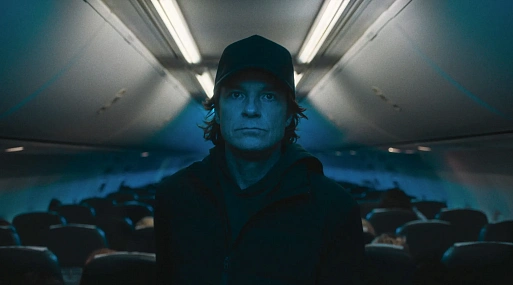 Тэрон Эджертон противостоит Джейсону Бейтману в трейлере «Ручной клади»