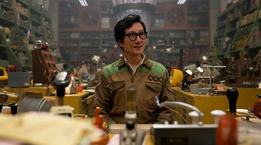 Ке Хюи Куан в новом ролике о съёмках сериала «Локи»