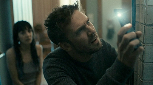 Картина «Кто не спрятался»: сидите уж дома