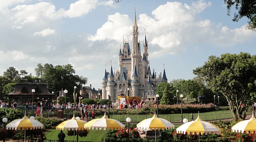 Парки Disney закрыты и продлевают карантинные меры на неопределённый срок