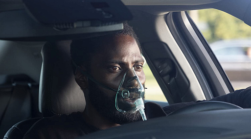 Премьеру «Довода» Кристофера Нолана снова отложили