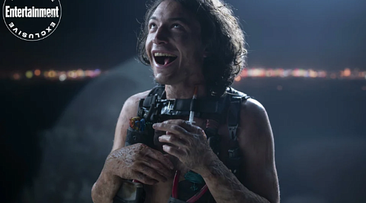 Эзра Миллер тайно присоединился к команде сериала «Противостояние»