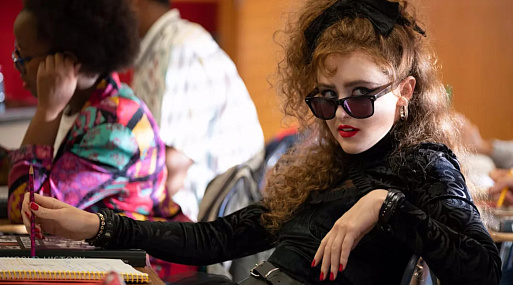 Любовь и зомби в тизере ромкома «Лизы Франкенштейн»