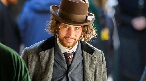 Джош О’Коннор на фото со съёмок «Пикового валета» Джоэла Коэна