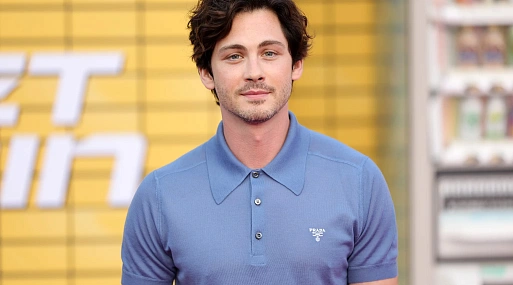 Логан Лерман сыграет многообещающего композитора в сериале «Нам повезло» от Hulu