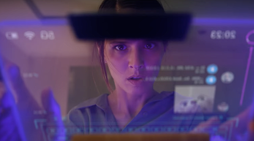 Любовь Аксёнова постигает технологии будущего в трейлере «Соцсетей»