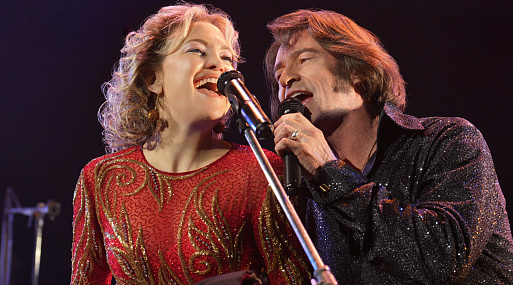 Хью Джекман и Кейт Хадсон поют песни Нила Даймонда в трейлере фильма Song Sung Blue